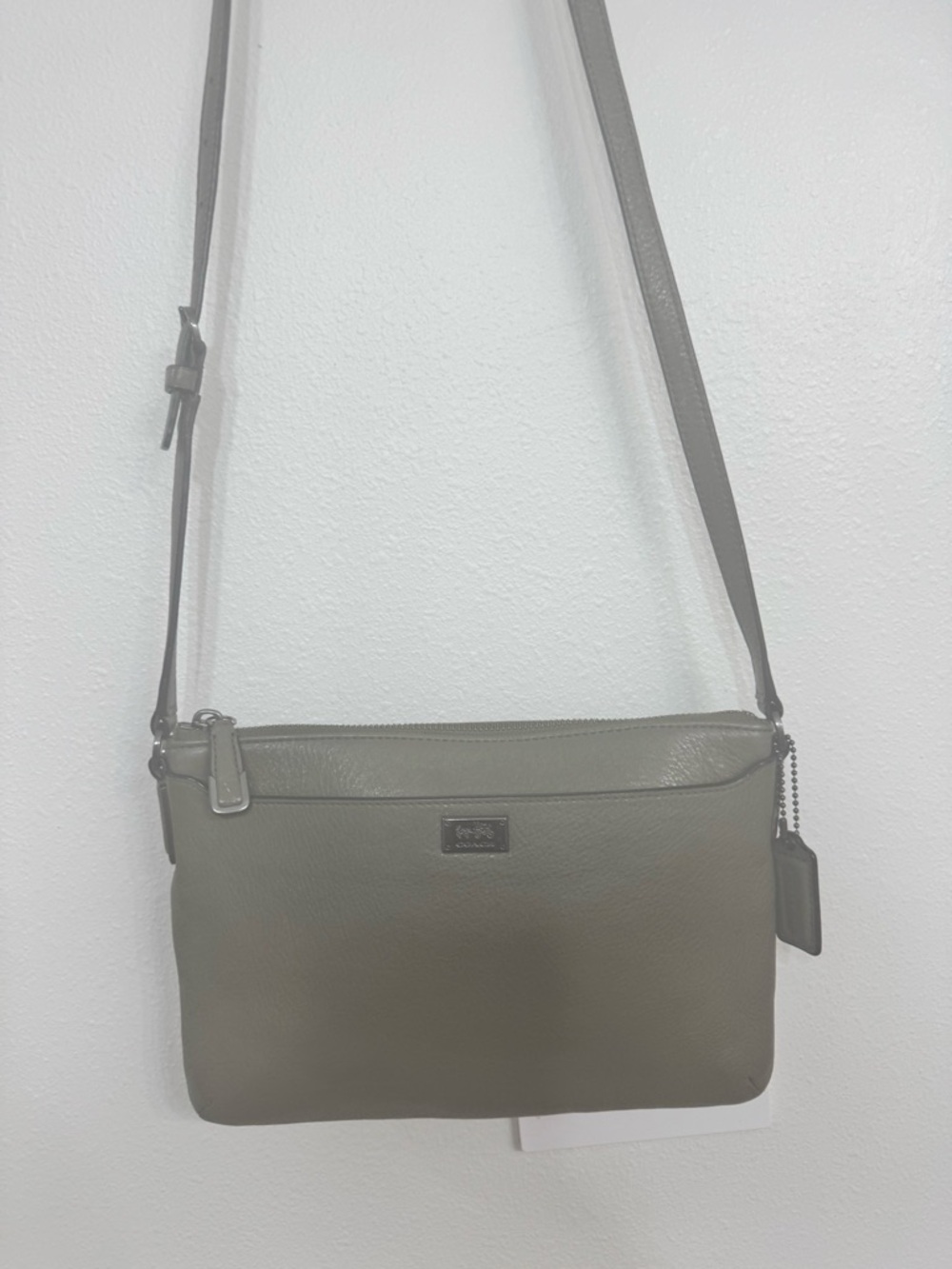 COACH MADISON LEATHER EAST WEST SWINGPACK OLIVE GREY ANTIQUE NICKEL - Picture 3 of 11